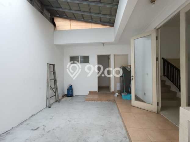 Disewakan! Rumah 3 Kamar Tidur &
3 Kamar Mandi di Puri Mansion, Jakarta Barat Disewakan! Rumah 3 Kamar Tidur &
3 Kamar Mandi di Puri Mansion, Jakarta Barat