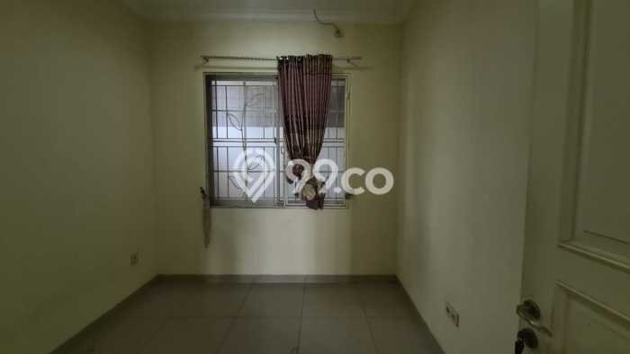 Disewakan! Rumah 3 Kamar Tidur &
3 Kamar Mandi di Green Lake City, Jakarta Barat Disewakan! Rumah 3 Kamar Tidur &
3 Kamar Mandi di Green Lake City, Jakarta Barat