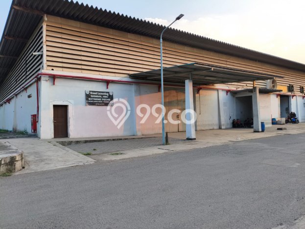Unit Komersial Disewakan di Tangerang Area Strategis Harga Kompetitif Unit Komersial Disewakan di Tangerang Area Strategis Harga Kompetitif
