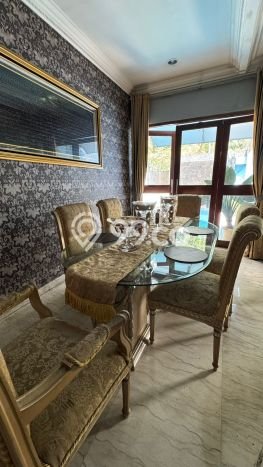 Hunian Mewah LB 250m2 Siap Pakai Desain Elegan di BSD, Tangerang Hunian Mewah LB 250m2 Siap Pakai Desain Elegan di BSD, Tangerang