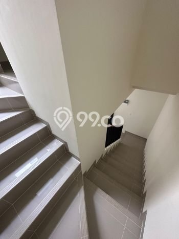 Ready to Use! Luxury House LT 84m2 Desain Modern di Gading Serpong Ready to Use! Luxury House LT 84m2 Desain Modern di Gading Serpong