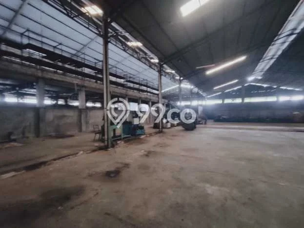 Unit Gudang Paling Strategis di Cikupa Tangerang dengan LB 3200m2 Unit Gudang Paling Strategis di Cikupa Tangerang dengan LB 3200m2