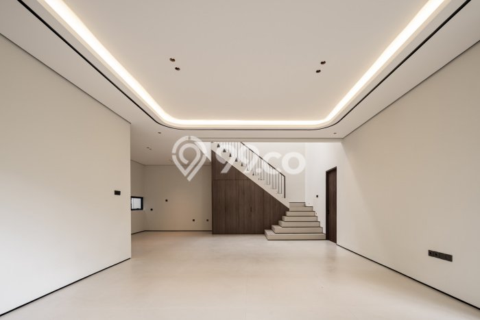 Ready to Use! Luxury House LT 234m2 Desain Modern di BSD Ready to Use! Luxury House LT 234m2 Desain Modern di BSD