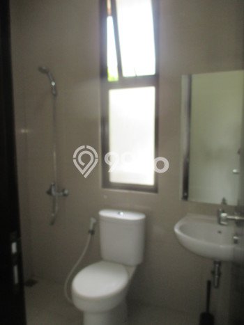 Jual Rumah Eksklusif 2 KT di BSD, Tangerang Jual Rumah Eksklusif 2 KT di BSD, Tangerang