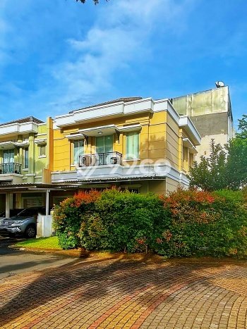 Jual Rumah Mewah Elegan Dengan View Eksklusif di Gading Serpong, Tangerang Jual Rumah Mewah Elegan Dengan View Eksklusif di Gading Serpong, Tangerang