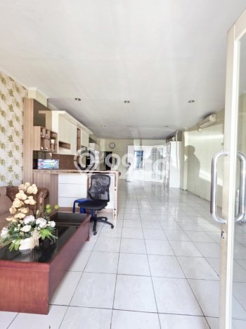Hunian Mewah Siap Huni LT 170m2 di Serpong, Tangerang Selatan Hunian Mewah Siap Huni LT 170m2 di Serpong, Tangerang Selatan