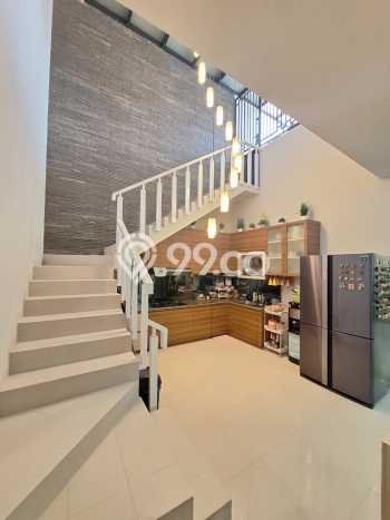 Rumah Strategis Modern Lb 250m2 di Batam Kota, Batam Rumah Strategis Modern Lb 250m2 di Batam Kota, Batam