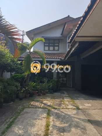 Rumah Elit Modern Tanpa Renovasi di Cawang Jakarta Timur Rumah Elit Modern Tanpa Renovasi di Cawang Jakarta Timur