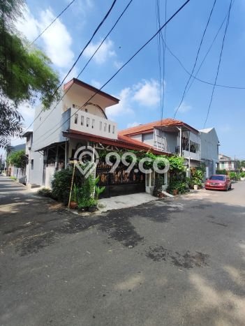 Rumah Mewah LB 300m2 Siap Pakai Desain Elegan di Pondok Bambu, Jakarta Timur Rumah Mewah LB 300m2 Siap Pakai Desain Elegan di Pondok Bambu, Jakarta Timur