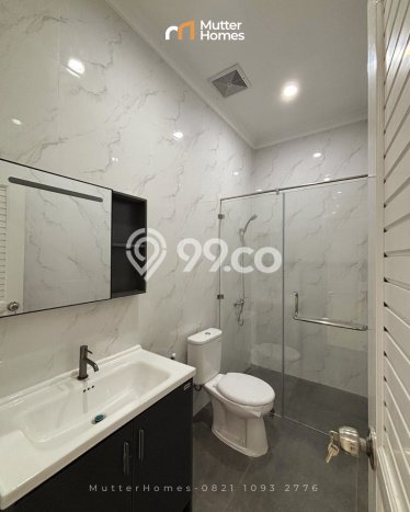 Siap Huni Rumah Mewah 4 Kamar di BSD Dekat ke Mana Saja Siap Huni Rumah Mewah 4 Kamar di BSD Dekat ke Mana Saja