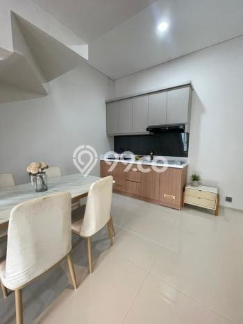 For Sale Rumah 4 Kamar Lokasi Ideal Bagus dan Strategis di BSD For Sale Rumah 4 Kamar Lokasi Ideal Bagus dan Strategis di BSD