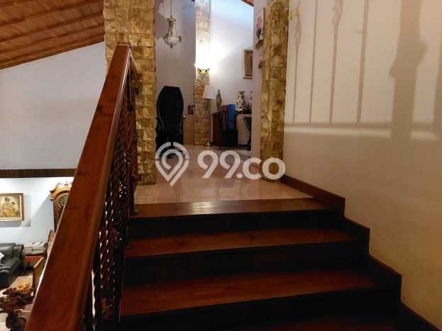 Jual Rumah Mewah Elegan Dengan View Eksklusif di Grogol, Jakarta Barat Jual Rumah Mewah Elegan Dengan View Eksklusif di Grogol, Jakarta Barat