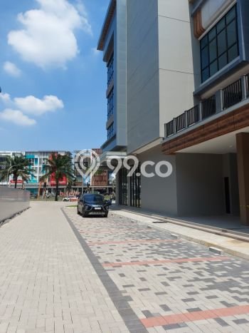 LOKASI STRATEGIS! Ruko For Rent di , Luas 189m2m², Kawasan Bisnis LOKASI STRATEGIS! Ruko For Rent di , Luas 189m2m², Kawasan Bisnis