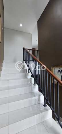 Rumah Mewah LB 176m2 Siap Huni Desain Elegan di harapan indah, Bekasi Rumah Mewah LB 176m2 Siap Huni Desain Elegan di harapan indah, Bekasi