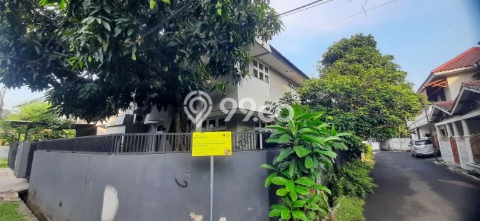 Rumah Luxury Modern Tanpa Renovasi di Pondok Kelapa Jakarta Timur Rumah Luxury Modern Tanpa Renovasi di Pondok Kelapa Jakarta Timur