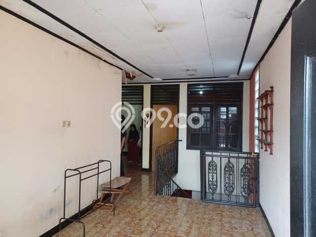 Rumah Luas Asri 3 KT Siap Pakai di Kalimalang Jakarta Timur Rumah Luas Asri 3 KT Siap Pakai di Kalimalang Jakarta Timur