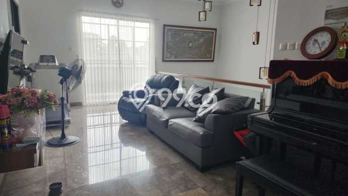 Rumah Elit Modern Tanpa Renovasi di Kemang Pratama Bekasi Rumah Elit Modern Tanpa Renovasi di Kemang Pratama Bekasi