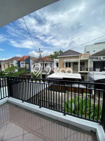 Rumah Strategis Modern Lb 160m2 di Gentan, Solo Rumah Strategis Modern Lb 160m2 di Gentan, Solo