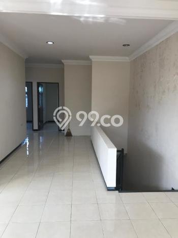 Rumah Strategis Modern Lb 221m2 di Manahan, Solo Rumah Strategis Modern Lb 221m2 di Manahan, Solo