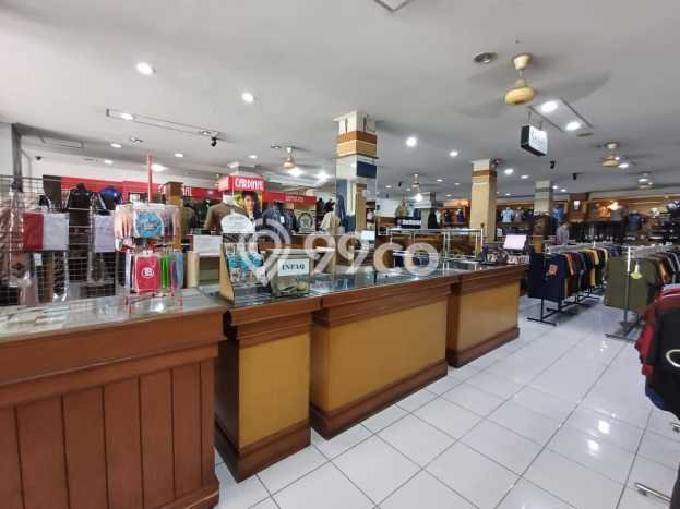 Ruko Premium di Jaten, Luas 900m2m², Jalan Utama, Area Bisnis Aktif Ruko Premium di Jaten, Luas 900m2m², Jalan Utama, Area Bisnis Aktif