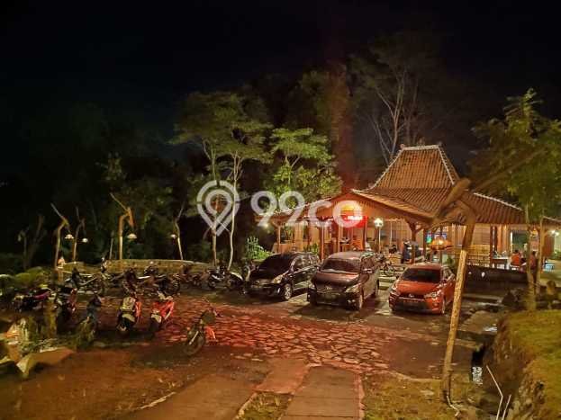 Komersial untuk disewa di Karangpandan punya LT 3598m2 & LB 1000m2 harga sewa kompetitif Komersial untuk disewa di Karangpandan punya LT 3598m2 & LB 1000m2 harga sewa kompetitif