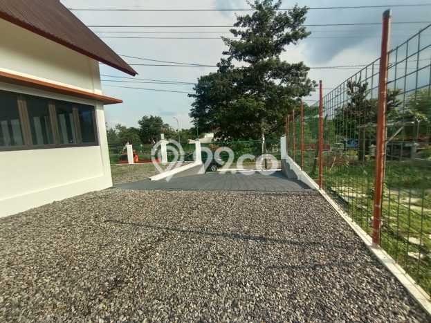Rumah di mojosongo, Dekat Stasiun, 7 KT, Luas 1396m2m² Bangunan 500m2m² Rumah di mojosongo, Dekat Stasiun, 7 KT, Luas 1396m2m² Bangunan 500m2m²