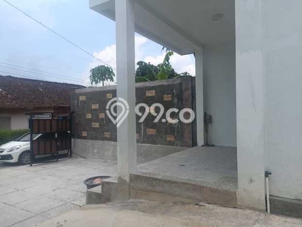 Ruko disewakan lokasi strategis Colomadu Karanganyar 214m2 Ruko disewakan lokasi strategis Colomadu Karanganyar 214m2
