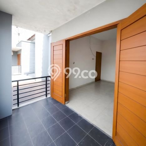 Dijual Cepat Rumah Bagus Siap Huni LB 160m2 di Mangkubumen, Solo Dijual Cepat Rumah Bagus Siap Huni LB 160m2 di Mangkubumen, Solo