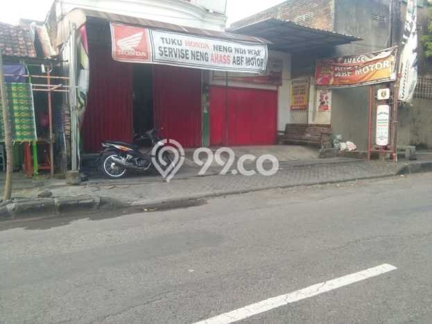 LOKASI TERBAIK! Ruko Kawasan Ngawi, Luas 196m2m², Pusat Komersial LOKASI TERBAIK! Ruko Kawasan Ngawi, Luas 196m2m², Pusat Komersial