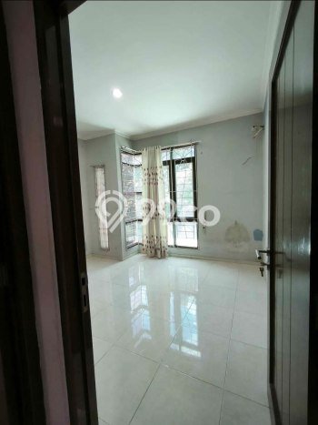 HARGA TERBAIK! Rumah area Cakung, 4 KT, Lingkungan Sejuk, Luas 96m2m² Bangunan 144m2m² HARGA TERBAIK! Rumah area Cakung, 4 KT, Lingkungan Sejuk, Luas 96m2m² Bangunan 144m2m²