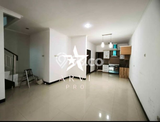 HARGA TERBAIK! Rumah area Cakung, 4 KT, Lingkungan Sejuk, Luas 96m2m² Bangunan 144m2m² HARGA TERBAIK! Rumah area Cakung, 4 KT, Lingkungan Sejuk, Luas 96m2m² Bangunan 144m2m²