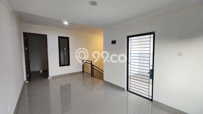 Siap Huni Rumah Mewah 5 Kamar di Kelapa Gading Dekat ke Mana Pun Siap Huni Rumah Mewah 5 Kamar di Kelapa Gading Dekat ke Mana Pun