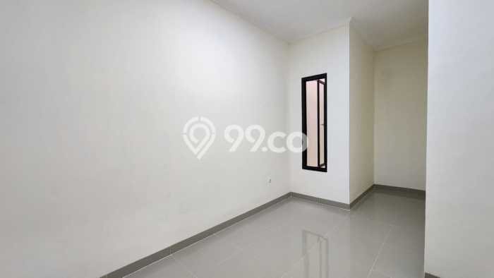 Siap Huni Rumah Mewah 5 Kamar di Kelapa Gading Dekat ke Mana Pun Siap Huni Rumah Mewah 5 Kamar di Kelapa Gading Dekat ke Mana Pun