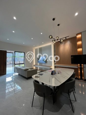 Dijual Rumah Luas Megah Dengan View Cantik di Setra Duta, Bandung Dijual Rumah Luas Megah Dengan View Cantik di Setra Duta, Bandung