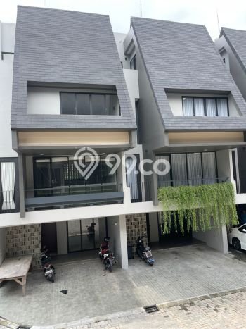 Ready to Use! Premium House LT 99m2 Desain Elegan di Kemang Ready to Use! Premium House LT 99m2 Desain Elegan di Kemang