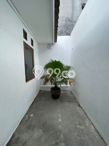 Rumah Elit Modern Tanpa Renovasi di Lebak Bulus Jakarta Selatan Rumah Elit Modern Tanpa Renovasi di Lebak Bulus Jakarta Selatan