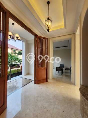 Rumah Asri 5 KT di Kemang, Jakarta Selatan - Luas Tanah 517m² Rumah Asri 5 KT di Kemang, Jakarta Selatan - Luas Tanah 517m²