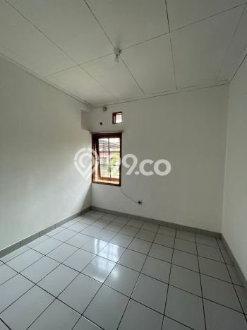 Rumah Elit Modern Tanpa Renovasi di Lebak Bulus Jakarta Selatan Rumah Elit Modern Tanpa Renovasi di Lebak Bulus Jakarta Selatan
