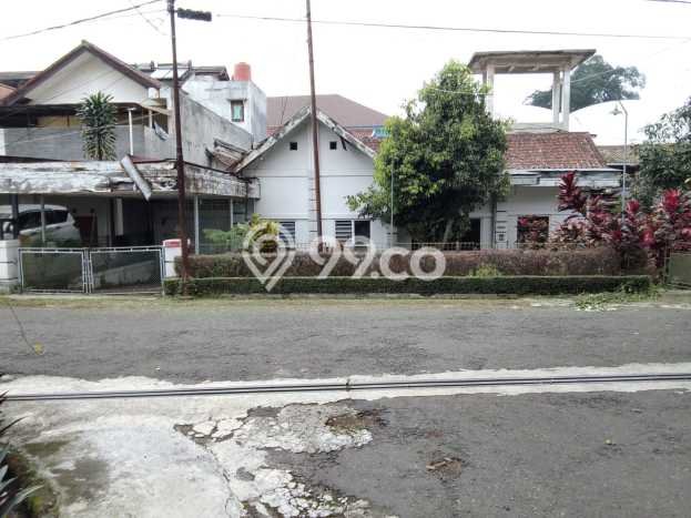 Rumah Mewah LB 250m2 Siap Huni Desain Elegan di Dago, Bandung Rumah Mewah LB 250m2 Siap Huni Desain Elegan di Dago, Bandung
