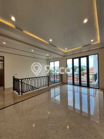 For Sale! Premium House LT 250m2 Desain Elegan di Cipete For Sale! Premium House LT 250m2 Desain Elegan di Cipete