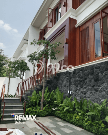 Rumah 6 KT 6 KM di Kawasan Kemang, Jakarta Selatan Rumah 6 KT 6 KM di Kawasan Kemang, Jakarta Selatan