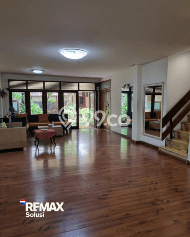 Hunian Bagus Disewakan di Patal Senayan, Jakarta Selatan LT 460m2, LB 500m2 Hunian Bagus Disewakan di Patal Senayan, Jakarta Selatan LT 460m2, LB 500m2