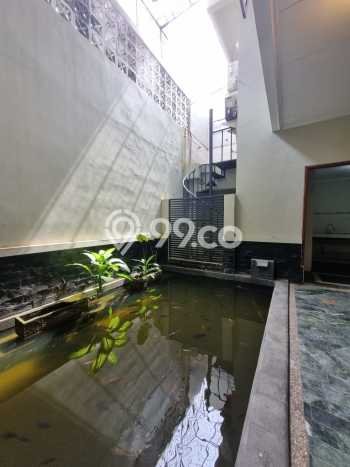 Rumah Elit Modern Tanpa Renovasi di Tanjung Barat Jakarta Selatan Rumah Elit Modern Tanpa Renovasi di Tanjung Barat Jakarta Selatan