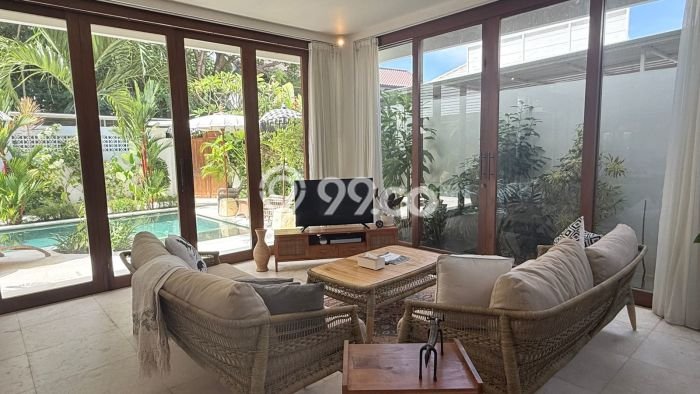 Dijual! Vila Kawasan , Ukuran 320m2m², Dekat ke Pusat Kota Dijual! Vila Kawasan , Ukuran 320m2m², Dekat ke Pusat Kota