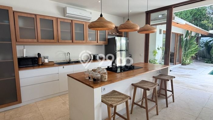 Dijual! Vila Kawasan , Ukuran 320m2m², Dekat ke Pusat Kota Dijual! Vila Kawasan , Ukuran 320m2m², Dekat ke Pusat Kota