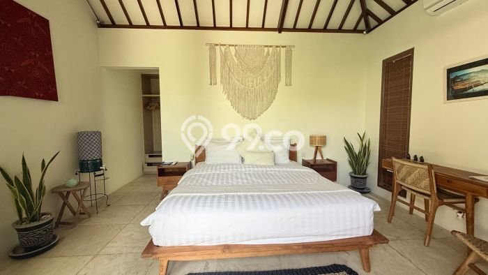 Dijual! Vila Kawasan , Ukuran 320m2m², Dekat ke Pusat Kota Dijual! Vila Kawasan , Ukuran 320m2m², Dekat ke Pusat Kota