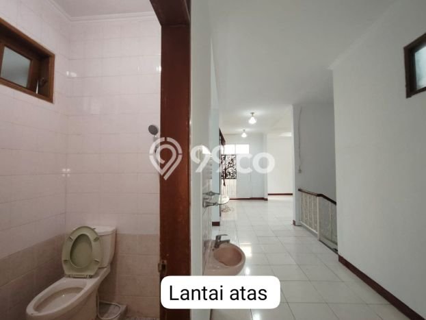RARE UNIT! Rumah kawasan Pulomas, 4 KM, View Kota, Luas 160m2m² LB 160m2m² RARE UNIT! Rumah kawasan Pulomas, 4 KM, View Kota, Luas 160m2m² LB 160m2m²