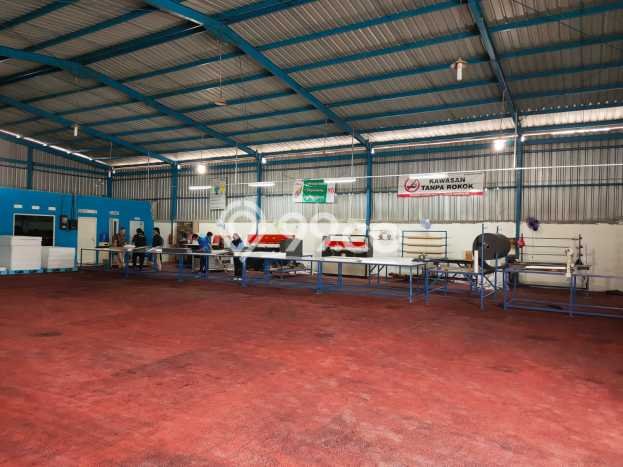 Gudang Area Komersial Kawasan Cibitung, Luas 600m², Pusat Niaga Gudang Area Komersial Kawasan Cibitung, Luas 600m², Pusat Niaga