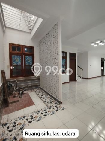 RARE UNIT! Rumah kawasan Pulomas, 4 KM, View Kota, Luas 160m2m² LB 160m2m² RARE UNIT! Rumah kawasan Pulomas, 4 KM, View Kota, Luas 160m2m² LB 160m2m²
