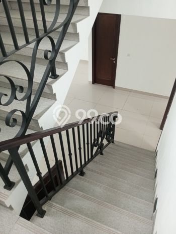 Hunian Mewah LB 250m2 Siap Pakai Desain Elegan di BSD The Icon, Tangerang Hunian Mewah LB 250m2 Siap Pakai Desain Elegan di BSD The Icon, Tangerang